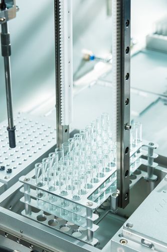 Positioning of rack for screening