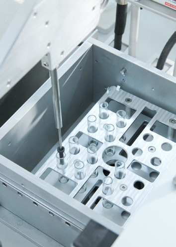 Synthesis Processes Automation - powder handling